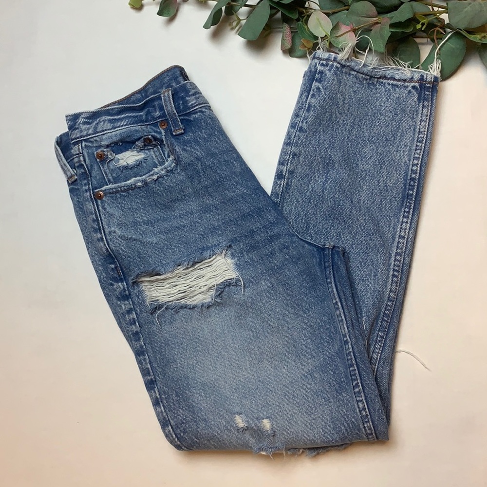 Abercrombie & Fitch High Rise Mom Jean Destroyed Vintage